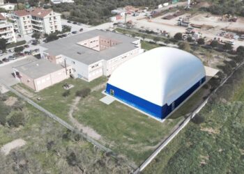 Alghero: un impianto polivalente coperto nell’area esterna della scuola media “Giovanni Paolo II”