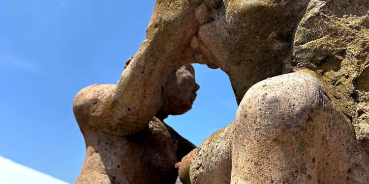 A Sennori la statua che celebra la memoria di Peppino Impastato è stata restaurata