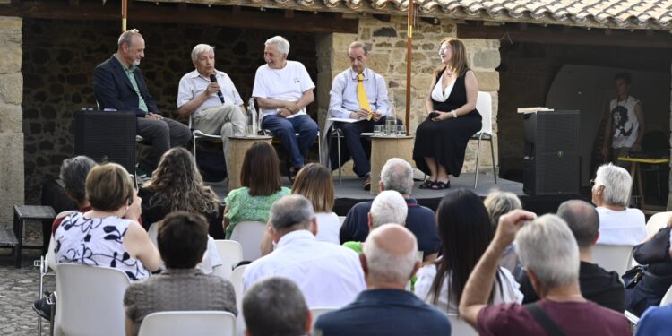 Si è conclusa con successo, nel suggestivo borgo di Villaurbana, la prima edizione del Festival della Filosofia