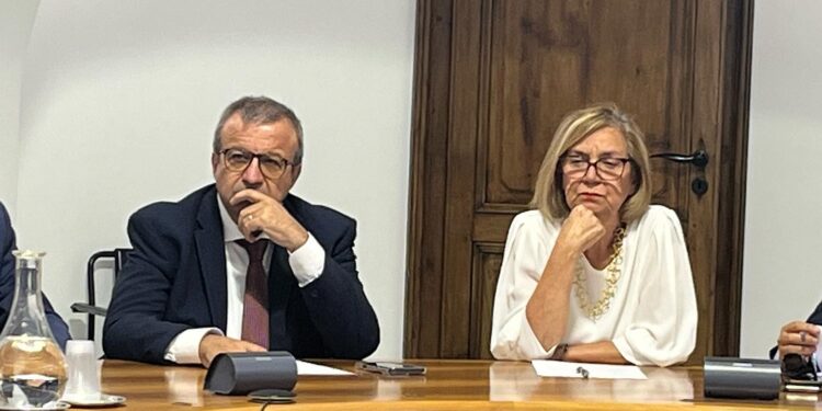 Gli assessori regionali Emanuele Cani e Rosanna Laconi a confronto con l’Enel
