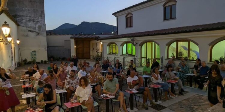 Questa estate in Sardegna “Calici Diversi”: Cin Cin Cannonau e Sete da Luppoli si uniscono per un nuovo progetto