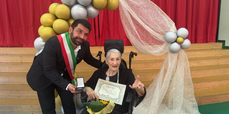 Cagliari festeggia i 100 anni di Maria Piu 