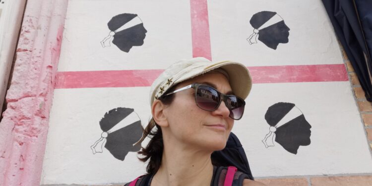 Al via il progetto “Orme d’ombra”: lungo il perimetro della Sardegna per ricordare le donne vittime di violenza