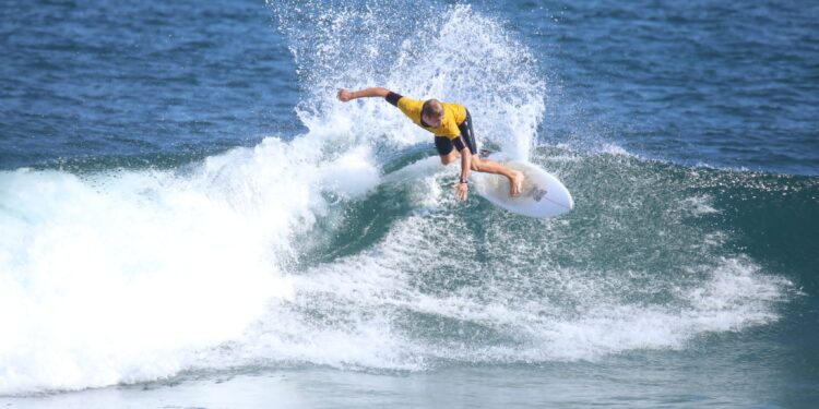 I piccoli assi del surf in gara alla Marinedda