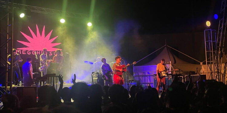 Al via ieri sera, in Piazza Monica Moretti, a Sassari, la ventisettesima edizione del festival di musica e parole Abbabula – di Ilaria Unali