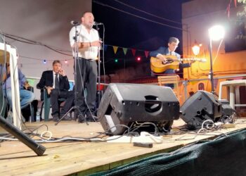 Hymnos off-Cantigos a chiterra sola”: a Santu Lussurgiu una serata dedicata al canto a chitarra