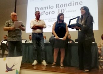 L’associazione “Barbagia nel mondo” omaggia le eccellenze dell’emigrazione nuorese con il riconoscimento “Rondine d’oro”