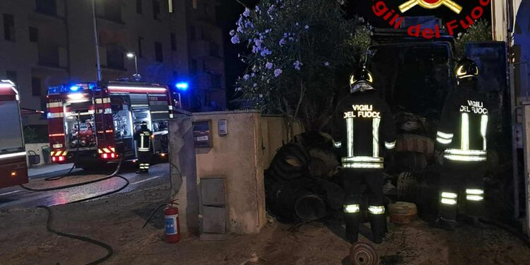 Olbia: a fuoco un furgone in via Umberto Nobile