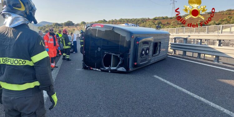 San Teodoro: incidente stradale sulla statale 131 Dcn