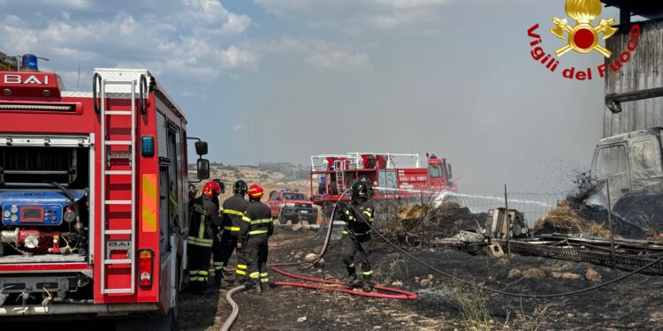 Ottana: incendio in località “Preda e Solu”