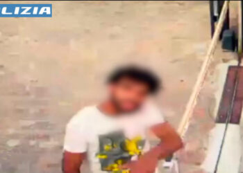 Olbia: urina su un’auto della Polizia di Stato, espulso un cittadino tunisino