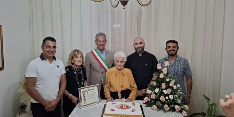 Padria: i cent’anni di zia Maria Elena Poddighe