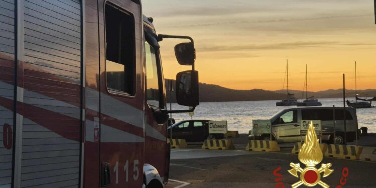 Palau: a fuoco un bar in via Nazionale