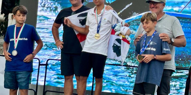 Tavole a vela: il cagliaritano Francesco Cao è campione italiano Under 15 della classe Techno 293. Claudio Capitta è primo tra gli Under 15 negli IQfoil