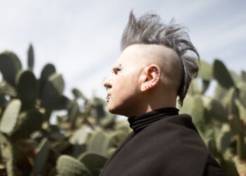 Giovedì 11 settembre, al Teatro Massimo di Cagliari, Giacomo Pisano presenta “Dove nessuno può vederti”, in dialogo con Andrea Fulgheri