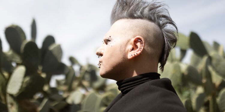 Giovedì 11 settembre, al Teatro Massimo di Cagliari, Giacomo Pisano presenta “Dove nessuno può vederti”, in dialogo con Andrea Fulgheri