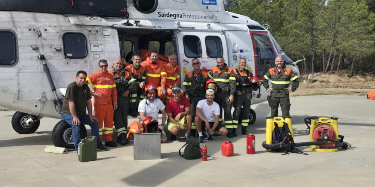 Campagna antincendio 2025: ad Ala dei Sardi un bilancio straordinariamente positivo per il Super Puma e il Gruppo AIB elitrasportato di Corpo Forestale e Forestas