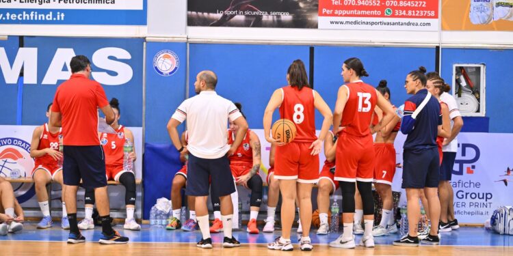 Avvio amaro per il Cus Cagliari basket, battuta a Umbertide 71 a 44
