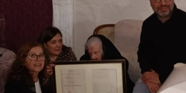 Olzai: i cent’anni di zia Francesca Carta