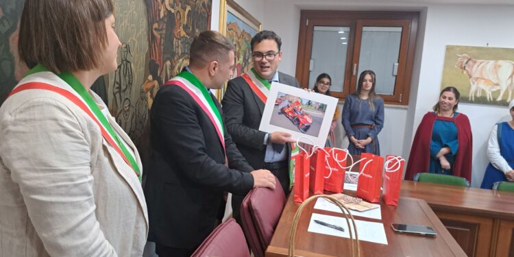 Firmato il contratto di amicizia tra i comuni di Ardara, Maranello e Fiorano Modenese