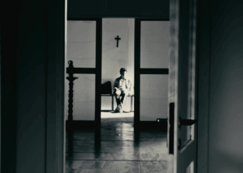 “Confiteor – come scoprii che non avrei fatto la rivoluzione”:  il nuovo film di Bonifacio Angius