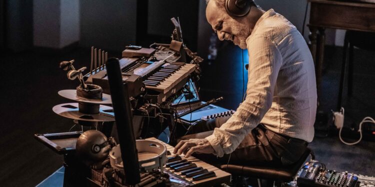 Insulæ Lab – Centro di Produzione Musica, ospita domenica 26 ottobre a Berchidda il progetto “CLAVIUS” di Daniele Ledda 