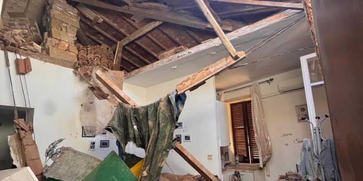 La Maddalena: crolla un solaio in una palazzina