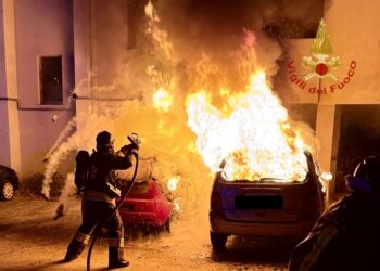 Quartu Sant’Elena: a fuoco due auto in via Oslo