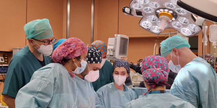 Chirurgia d’Urgenza del Policlinico “Duilio Casula”, la tecnologia Fasciotens per i casi più gravi