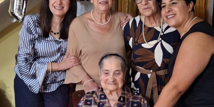 Carbonia ha festeggiato la sua nuova centenaria Mafalda Manca