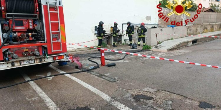 Alghero: a fuoco una cabina dell’Enel in via Vittorio Emanuele