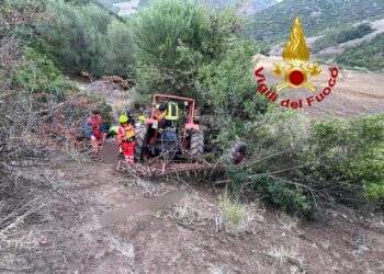 Si ribalta con il trattore tra Sennori e Tergu, morto un allevatore