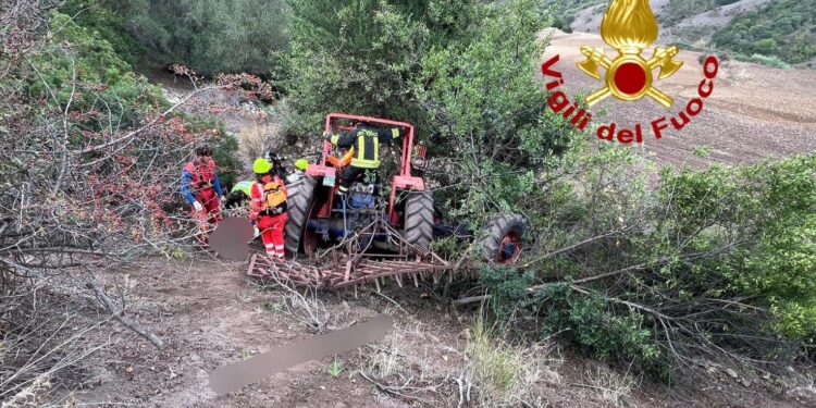 Si ribalta con il trattore tra Sennori e Tergu, morto un allevatore