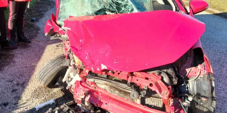 Noragugume: incidente stradale sulla provinciale 33, due donne ferite