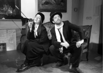 Sabato 29 novembre, al Teatro TsE di Is Mirrionis, va in scena “A Colpi di Scene”, con Laura Fortuna e Daniel Dwerryhouse