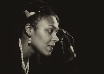 Ethno’s dedica il weekend alle donne: dalla musica con Denise Gueye e dalla poesia con Claudia Crabuzza, fino al palco con Debora Villa