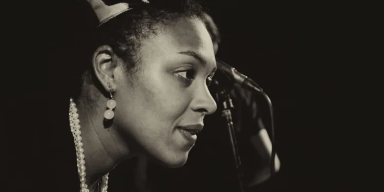 Ethno’s dedica il weekend alle donne: dalla musica con Denise Gueye e dalla poesia con Claudia Crabuzza, fino al palco con Debora Villa