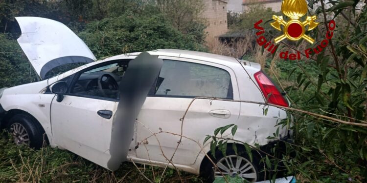 Bono: incidente stradale in via Torres, morto il conducente