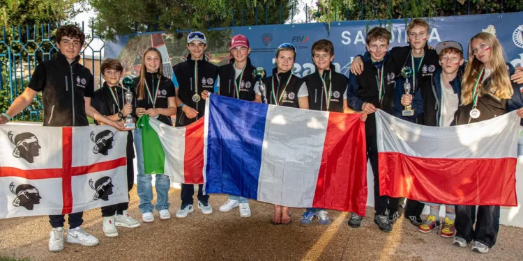 La Francia s’è imposta nel Sardinia Team race World Campionship OpenSkiff, argento per l’Italia con la LNI Sulcis
