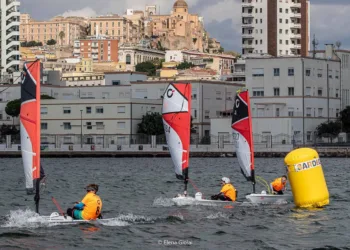Da giovedì 14 novembre il Sardinia Team Race World Championship OpenSkiff