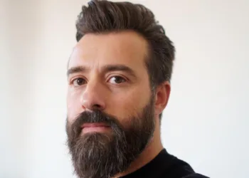 Per la prima volta in Sardegna Socrate di Erik Satie