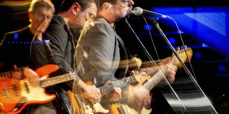 Il genio di Pino Daniele rivive per una notte al Massimo di Cagliari con “Blues for Pino”, domenica 28 dicembre 2025