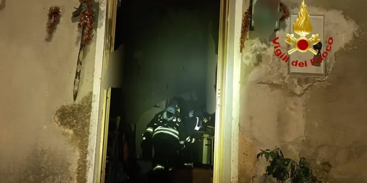 Sant’Antonio di Gallura: a fuoco un appartamento in via Mascagni