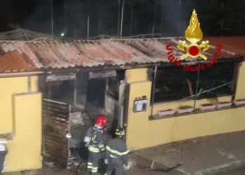 Li Punti: a fuoco un bar in via Era