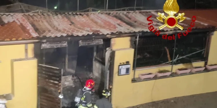 Li Punti: a fuoco un bar in via Era