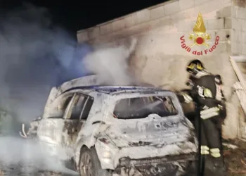 Decimomannu: a fuoco un’auto a Su Meriagu