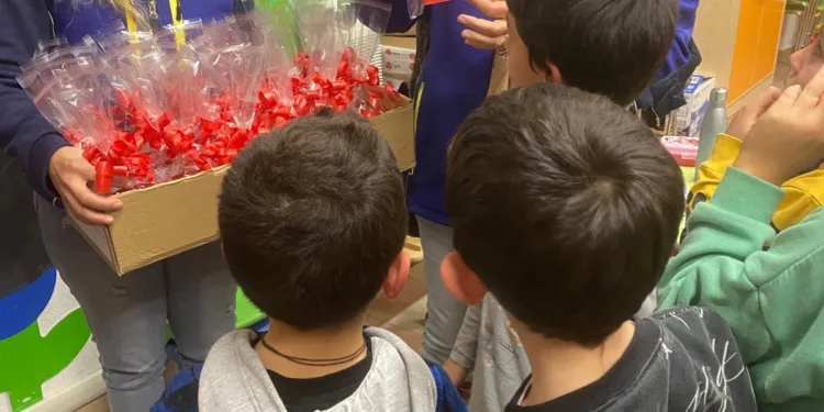 Santu Lussurgiu: nei locali della ludoteca comunale i bambini del paese hanno consegnato ai postini le letterine per Babbo Natale