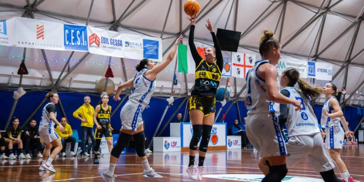 La Nuova Icom si aggiudica il derby, 55 a 51 sulla Virtus Cagliari