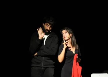 Al Teatro di Villaspeciosa la forza nascosta delle donne con “FRAGILE… maneggiare con cura” di Anfiteatro Sud
