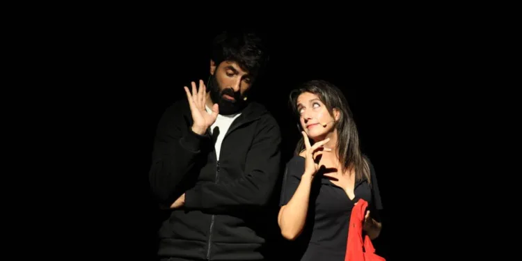 Al Teatro di Villaspeciosa la forza nascosta delle donne con “FRAGILE… maneggiare con cura” di Anfiteatro Sud